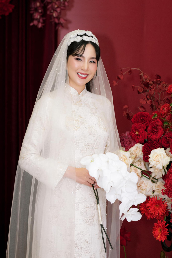 Mai Ngọc làm cô dâu ở tuổi 34. Ảnh: FBNV