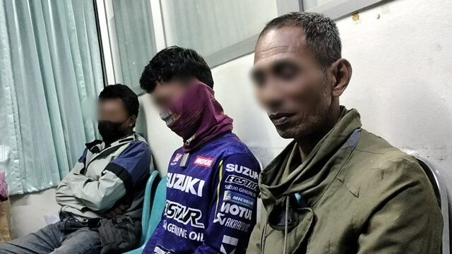 Con voi nổi điên lao vào hội chợ, giẫm đạp khiến nhiều người bị thương Ảnh 1