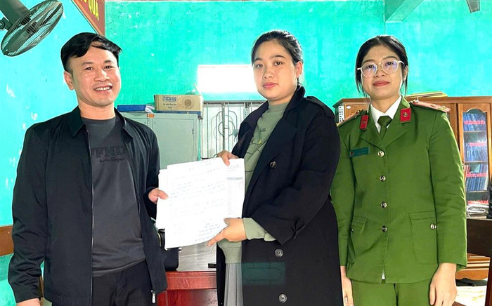 Tài khoản bất ngờ nhận được 1.7 tỷ đồng từ Mai Đức Anh, cô gái báo Công an nhờ xác minh Ảnh 2