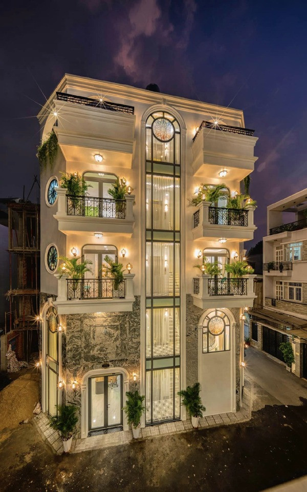 Vũ Hoàng Việt nay có cuộc sống giàu có, ăn nên làm ra nhờ kinh doanh. (Ảnh FBNV)