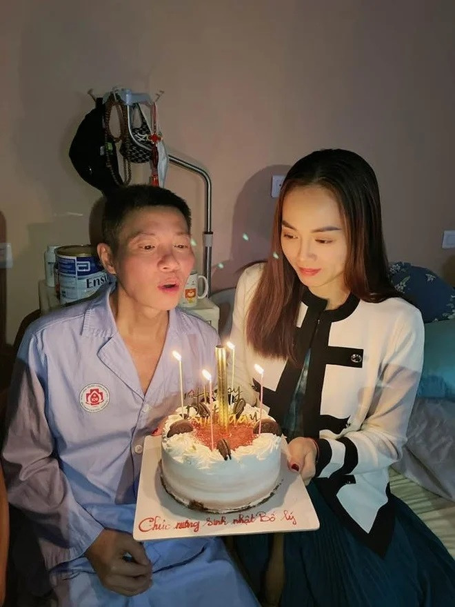 Nam nghệ sĩ nhập viện vào giữa năm 2021 khiến nhiều người lo lắng. (Ảnh FBNV)