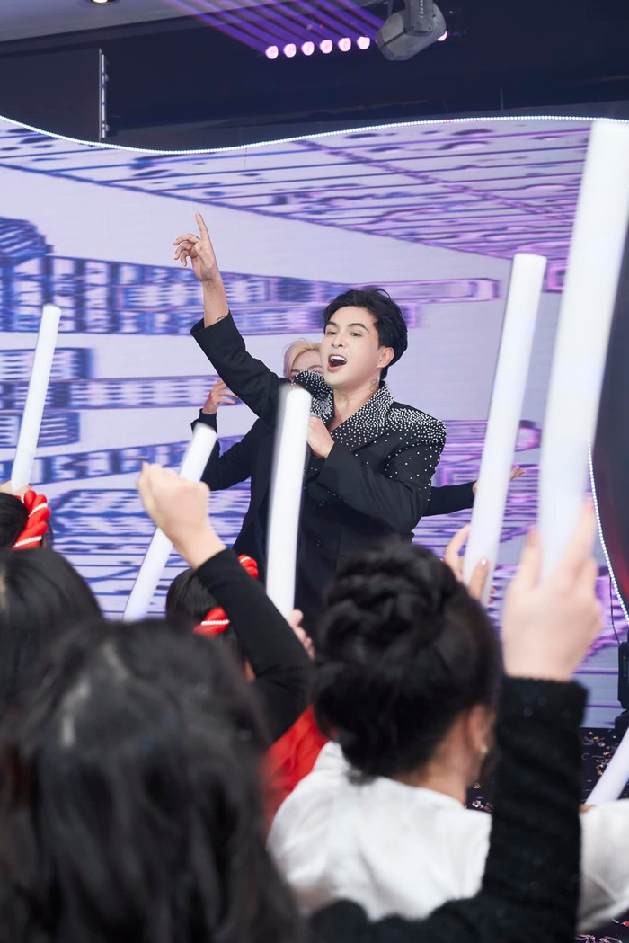 Hát ca khúc bị 'ngâm giấm' suốt nhiều năm, Hồ Quang Hiếu có xuống phong độ? Ảnh 3