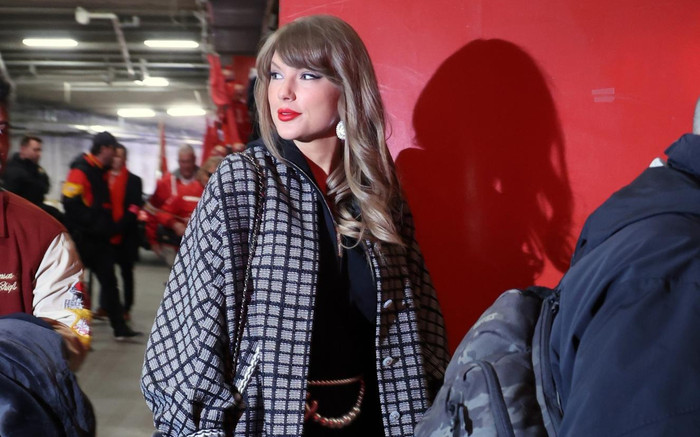 Taylor Swift diện set đồ 500 triệu đi xem bóng chày Ảnh 2