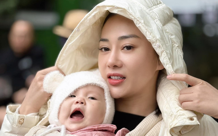 Phương Oanh đưa con đi chơi ngày cuối năm, biểu cảm lém lỉnh của nhóc tỳ gây thích thú Ảnh 2