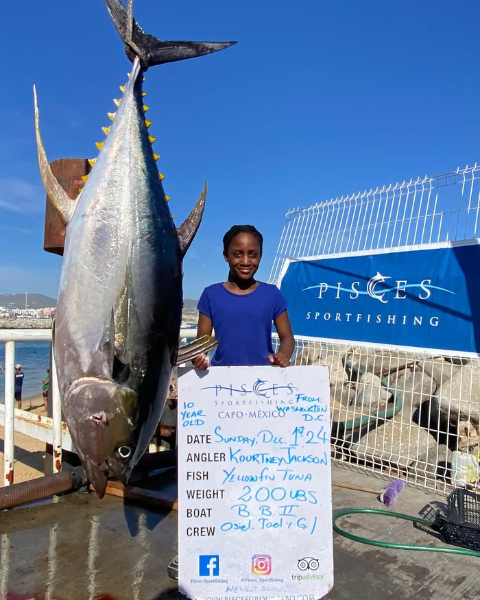 Đi câu cá, bé gái 10 tuổi vớt lên một thứ khiến ai cũng sửng sốt Ảnh 1