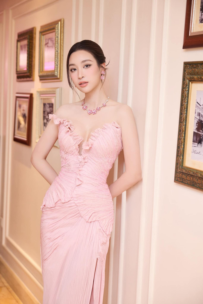 Sau khi làm dâu hào môn, Đỗ Mỹ Linh sống kín tiếng, tập trung vun vén tổ ấm nhỏ. (Ảnh FBNV)