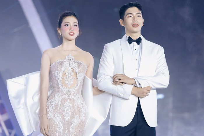 Cặp đôi Vbiz tương tác thân mật, đang tìm hiểu nhau? Ảnh 4
