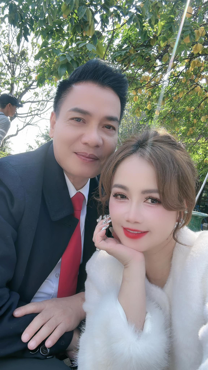 Đào Hoàng Yến và chồng sắp cưới. (Ảnh FBNV)