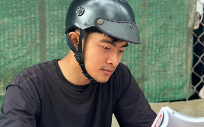Lê Tuấn Khang khoe 'vẻ đẹp tri thức', dân tình liền phát hiện chi tiết sai sai Ảnh 2