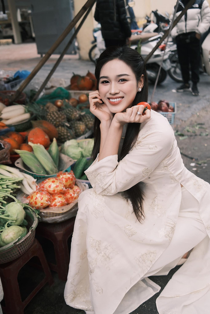 Đỗ Thị Hà đẹp như nàng thơ trong bộ ảnh đón Tết. (Ảnh FBNV)