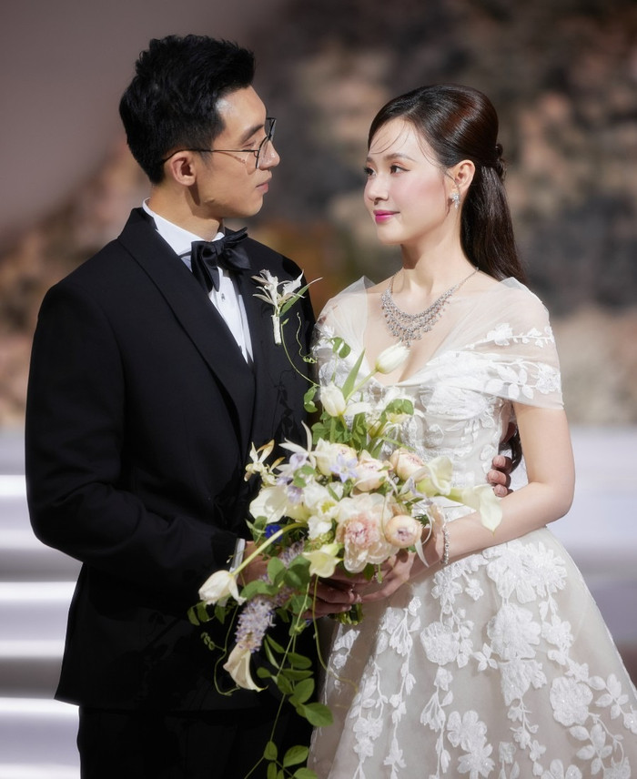 Năm 2024, Midu chính thức lên xe hoa với thiếu gia Minh Đạt. (Ảnh FBNV)