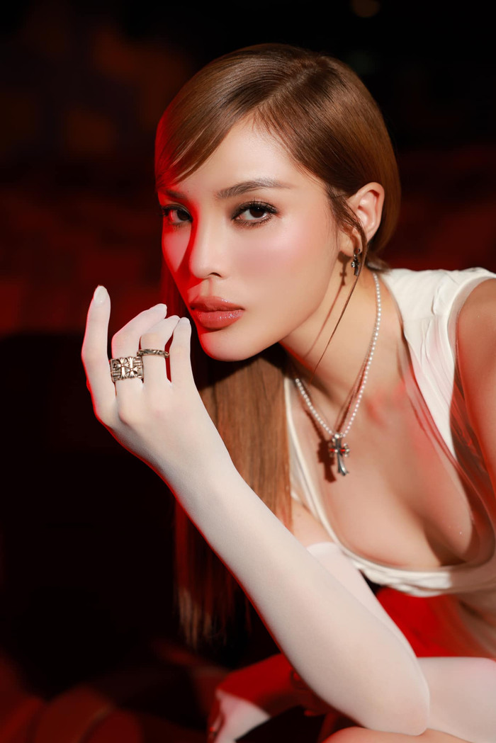 Hoa hậu Kỳ Duyên 'chạm ngõ' điện ảnh Việt với vai diễn đầu tiên trong phim Bộ tứ báo thủ. (Ảnh: FBNV)