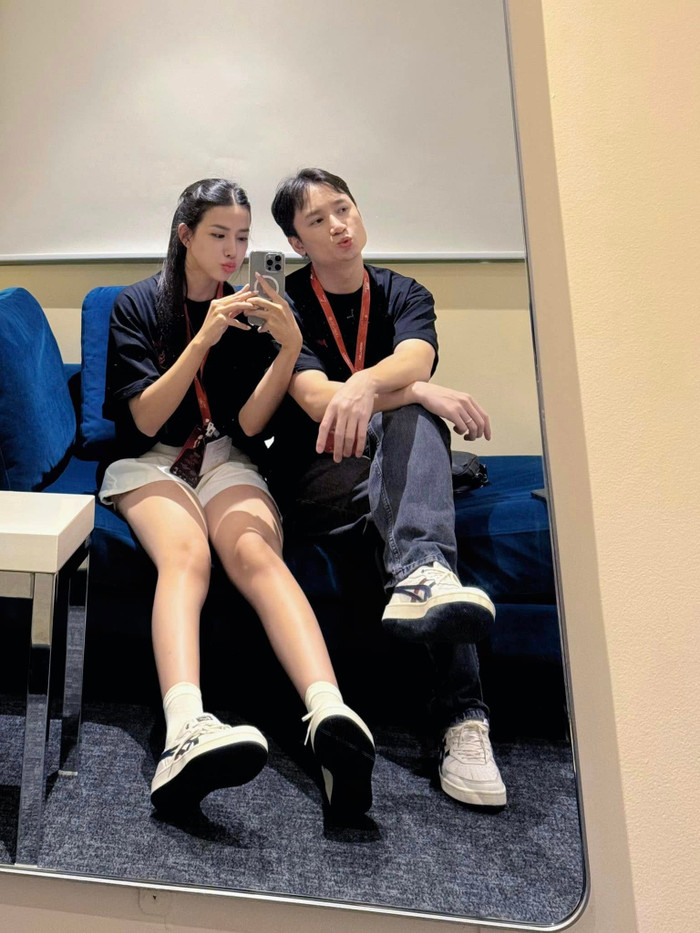 Khánh Vy thường chia sẻ những khoảnh khắc lầy lội bên cạnh Phan Mạnh Quỳnh. (Ảnh: FBNV)