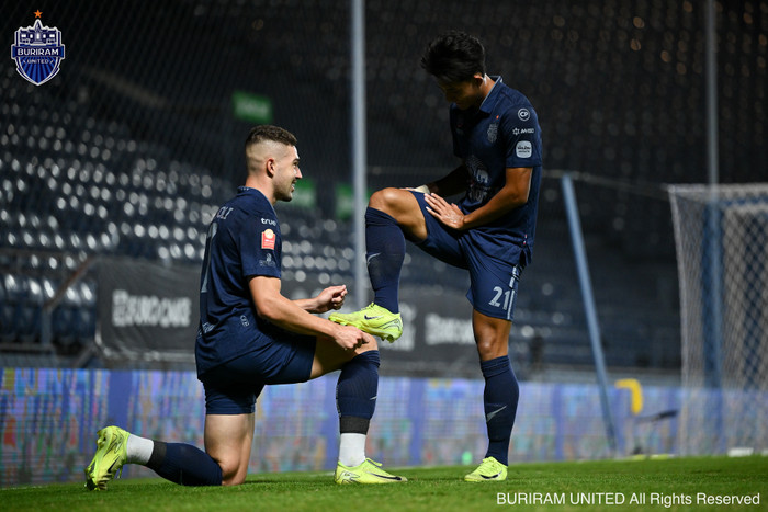 Suphanat đang tạo cơn sốt với bóng đá Thái Lan. Ảnh: Buriram