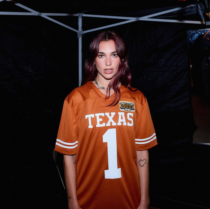 Nữ ca sĩ bị người lạ đột nhập vào khách sạn, đợi bên ngoài cửa phòng ngủ Ảnh 4