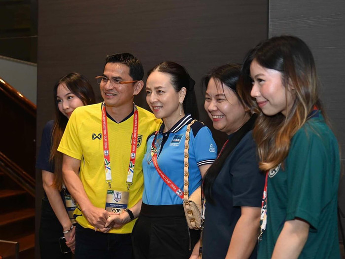 Kiatisuk đã được bổ nhiệm làm giám đốc Học viện bóng đá Quốc tế Liverpool FC tại Thái Lan. Ảnh: Kiatisuk