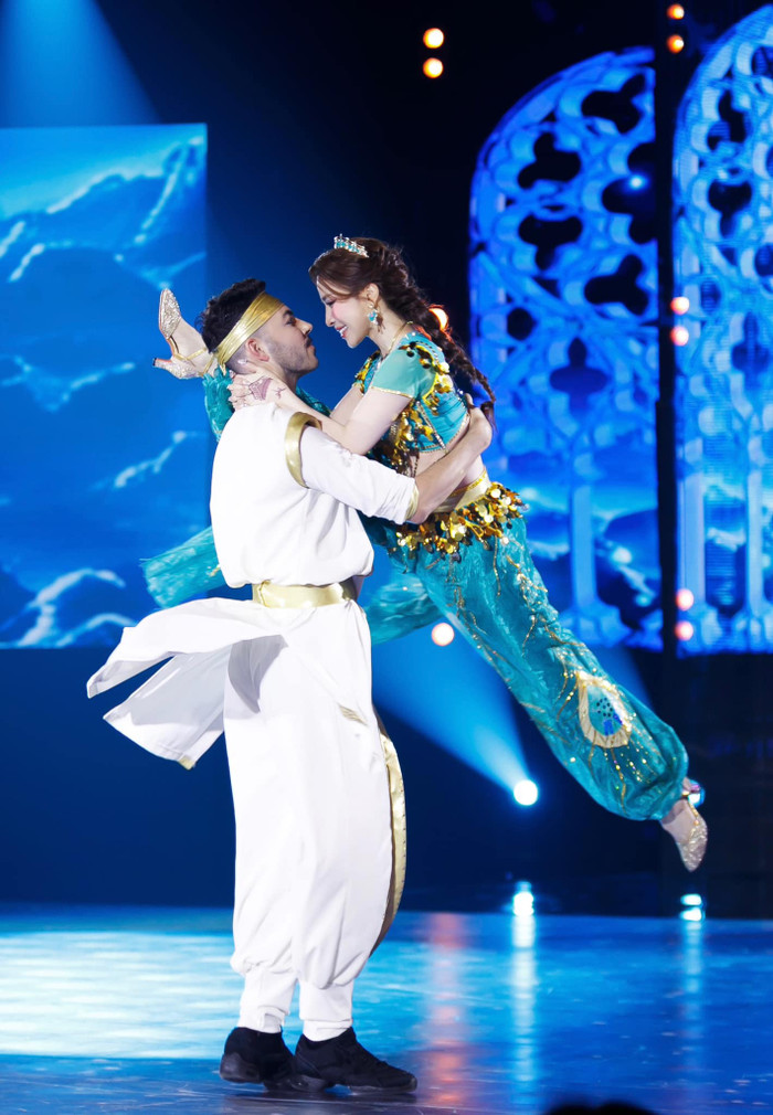 Quỳnh Nga và Tisho ở đêm thi Standard. (Ảnh FBNV)