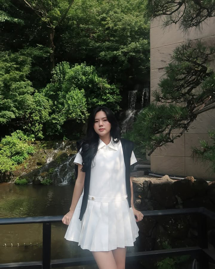 Không những vậy, vợ Thành Chung còn liên tục đi du lịch nhiều nơi, tận hưởng cuộc sống. Dù đến bất kỳ đâu, Tố Uyên không quên ghi lại những thước ảnh đẹp. Đặc biệt, từng khoảnh khắc này khi đăng tải trên trang cá nhân của vợ Thành Chung đều thu về lượng tương tác lớn. (Ảnh: FBNV)