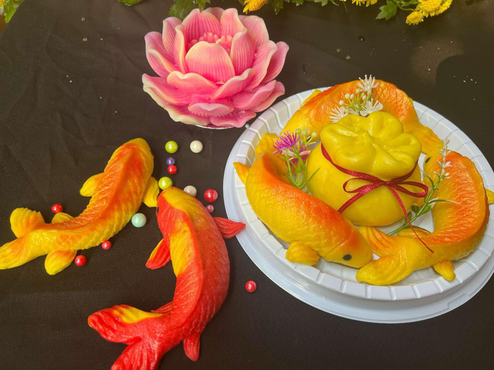 Bánh bao hình cá chép cũng được tạo hình đẹp mắt và đăng bán trên mạng xã hội. (Ảnh NVCC)