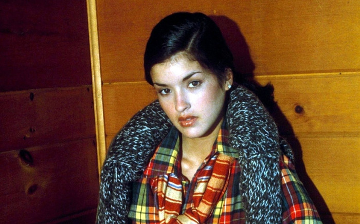 Nữ người mẫu gây sốc vì tắm nước tiểu để giữ nhan sắc Ảnh 2