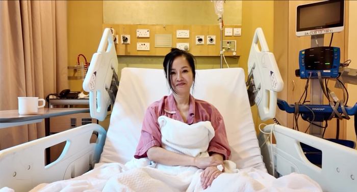 Hình ảnh ca sĩ Hồng Nhung điều trị bệnh ung thư vú. Ảnh: Chụp màn hình