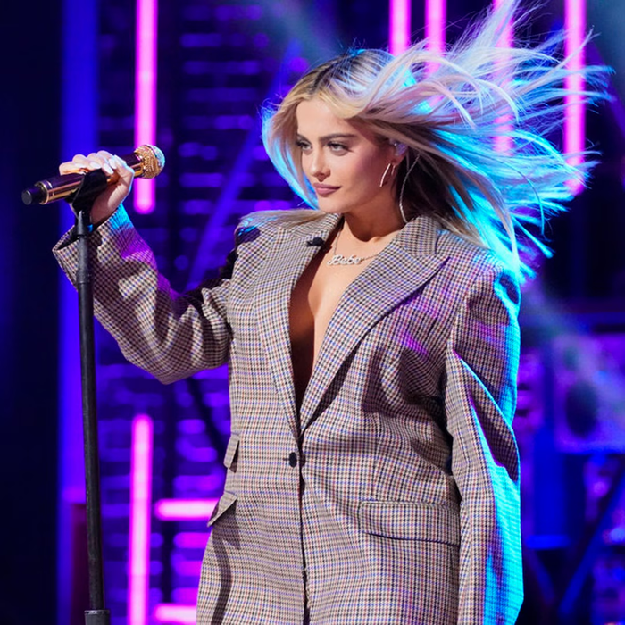 Bebe Rexha bị hãng thu âm thẳng tay sa thải sau 10 năm làm việc Ảnh 3
