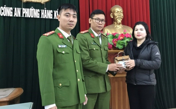Nhận được cuộc gọi của cán bộ Công an, người phụ nữ Hải Phòng xúc động khôn nguôi Ảnh 2