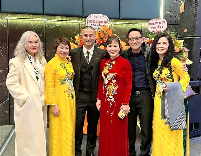 Một số hình ảnh đáng chú ý của NSND Minh Hòa tại sự kiện.