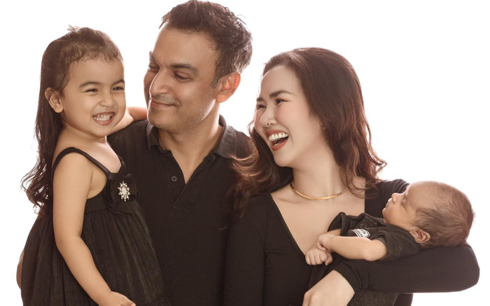 Chồng Ấn Độ của Võ Hạ Trâm không ngại việc rửa chén, lau nhà giúp vợ ngày Tết Ảnh 2