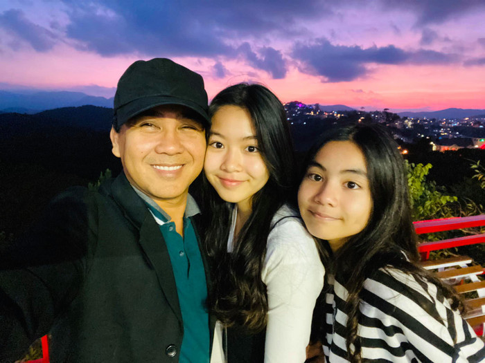 2 con gái xinh đẹp, giỏi giang nhà Quyền Linh. Ảnh: FBNV