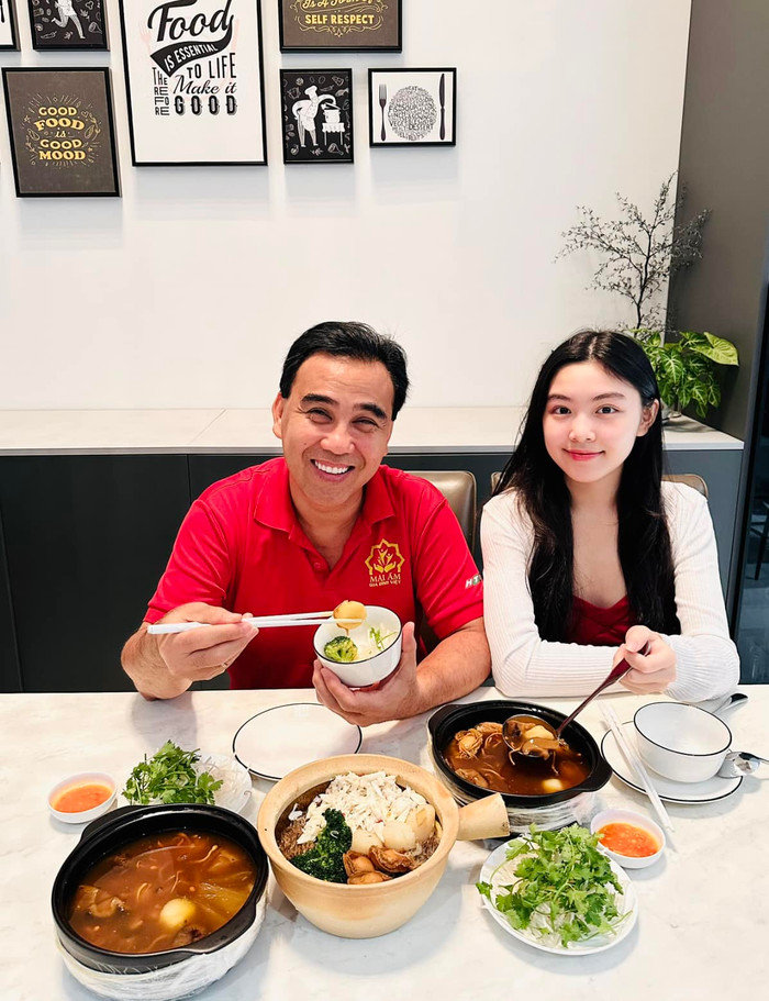 Quyền Linh luôn xuất hiện với hình ảnh giản dị. Ảnh: FBNV