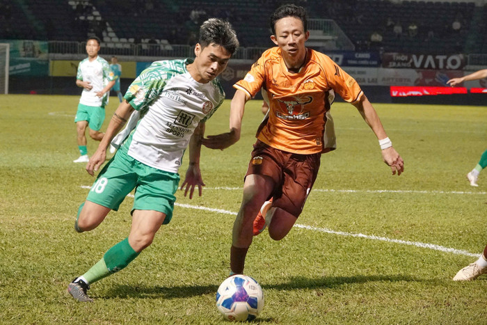 CLB HAGL bây giờ không phải đá xấu mà đơn giản là không còn 'thân thiện' với các đối thủ trong cách chơi. Ảnh: Linh Hùng