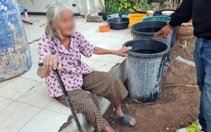 Để đứa cháu 11 tháng tuổi ngoài sân rồi đi tìm đồ, bà cố khóc nấc kể lại sự việc xảy ra sau đó Ảnh 2