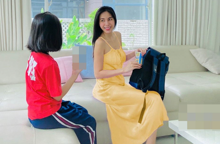 Bé Bánh Gạo hiện đang theo học tại trường quốc tế với học phí hơn nửa tỷ đồng mỗi năm. (FBNV)