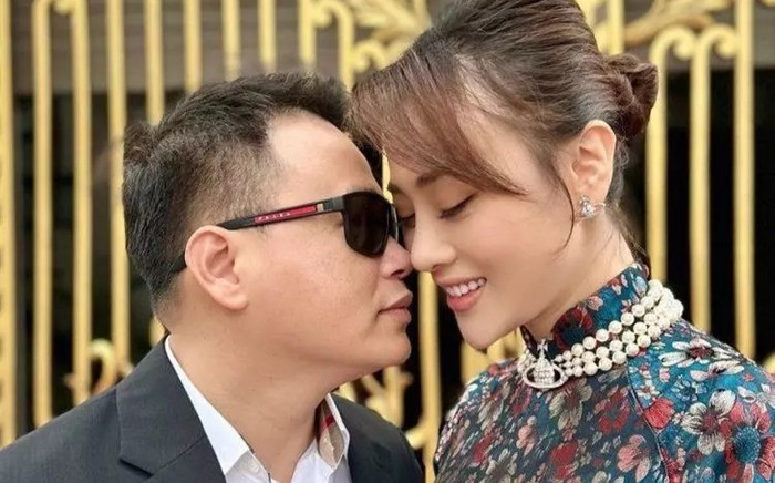 Ảnh hiếm của Phương Oanh và Shark Bình ở biệt thự triệu đô cận Tết Ảnh 2
