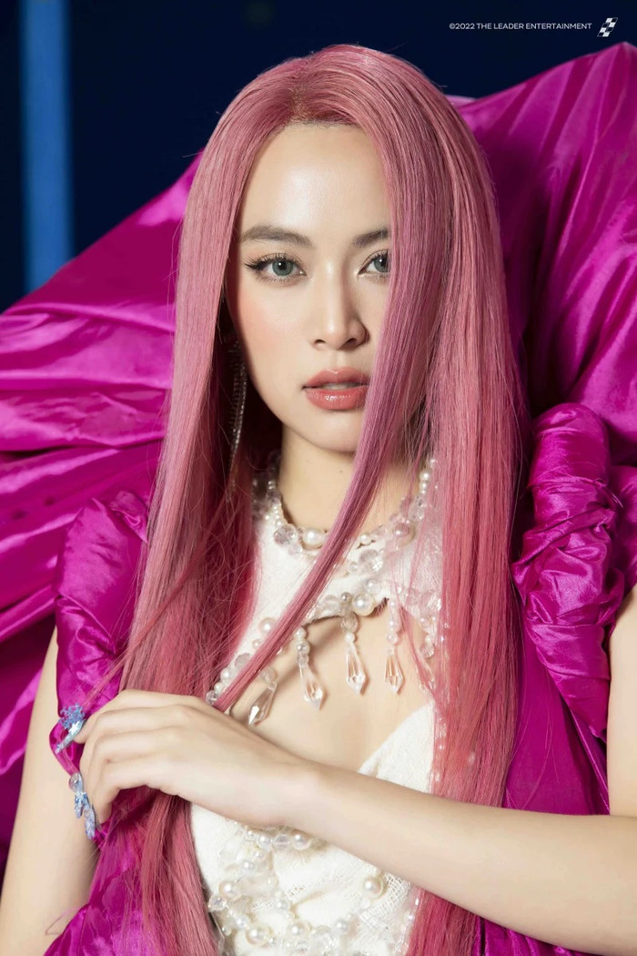 Nam cầu thủ mê mệt Hoàng Thùy Linh suốt nhiều năm, danh tính chẳng xa lạ Ảnh 1