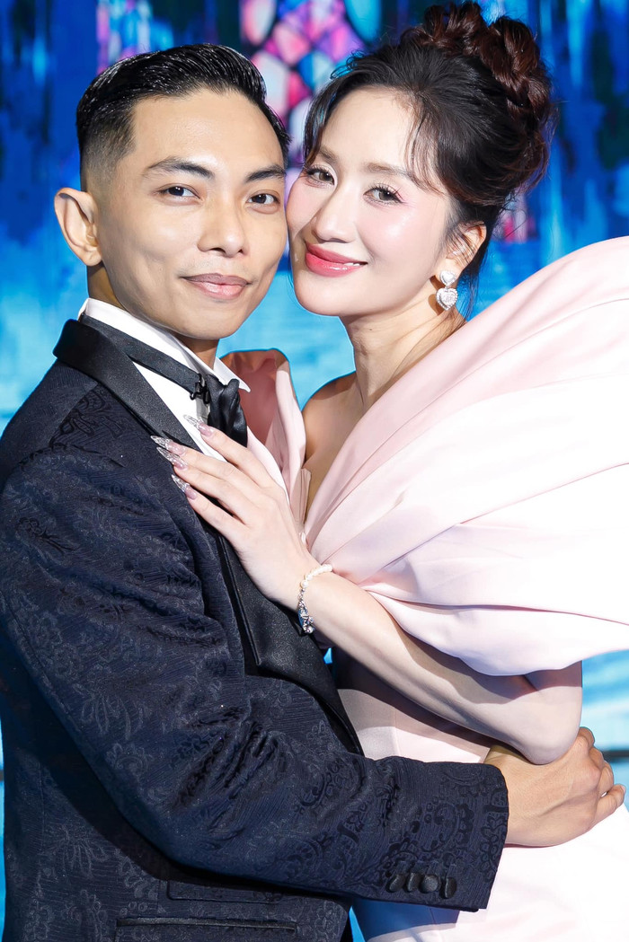 Khánh Thi - Phan Hiển đang tham gia chương trình Bước Nhảy Hoàn Vũ với tư cách là giám khảo, cố vấn. Ảnh: FBNV