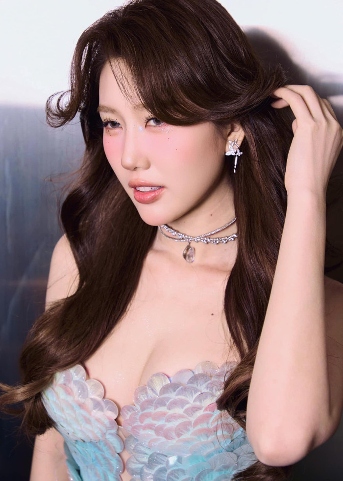 Nữ diễn viên được khen ngày một quyến rũ, trẻ trung - FBNV.