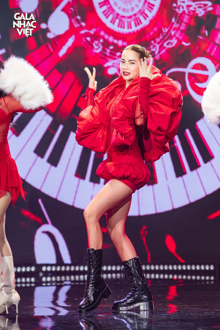 Phía ca sĩ Hồ Ngọc Hà phủ nhận nghi vấn 'chèn ép', hạ bệ Minh Hằng. (Ảnh Gala Nhạc Việt)