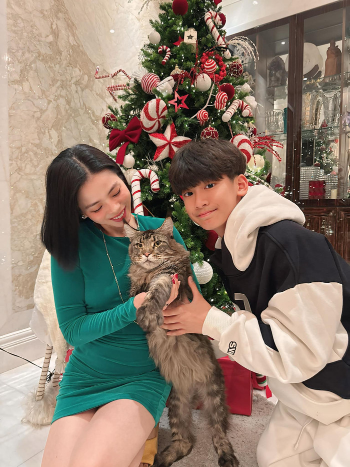 Theo chia sẻ từ Lệ Quyên, con trai là người có tính cách tự lập, sống tình cảm. (Ảnh: FBNV)