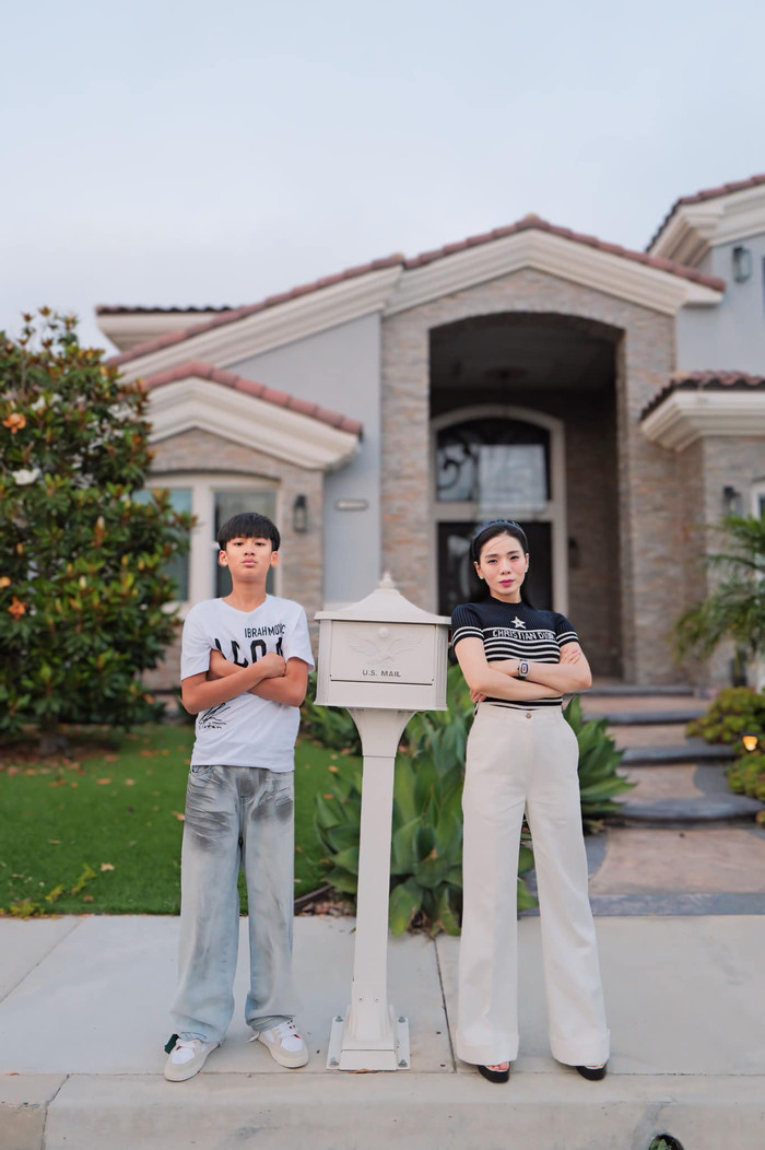 Thỉnh thoảng, Lệ Quyên sẽ đưa con trai sang Mỹ để nghỉ ngơi kết hợp du lịch. (Ảnh: FBNV)