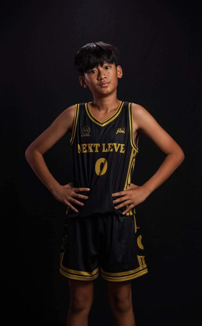 Bé Bo - tên thật Lê Kỳ Anh, là 'rich kid' chính hiệu khi là con trai duy nhất của 'Nữ hoàng phòng trà' Lệ Quyên và chồng cũ - đại gia Đức Huy. (Ảnh: FBNV)