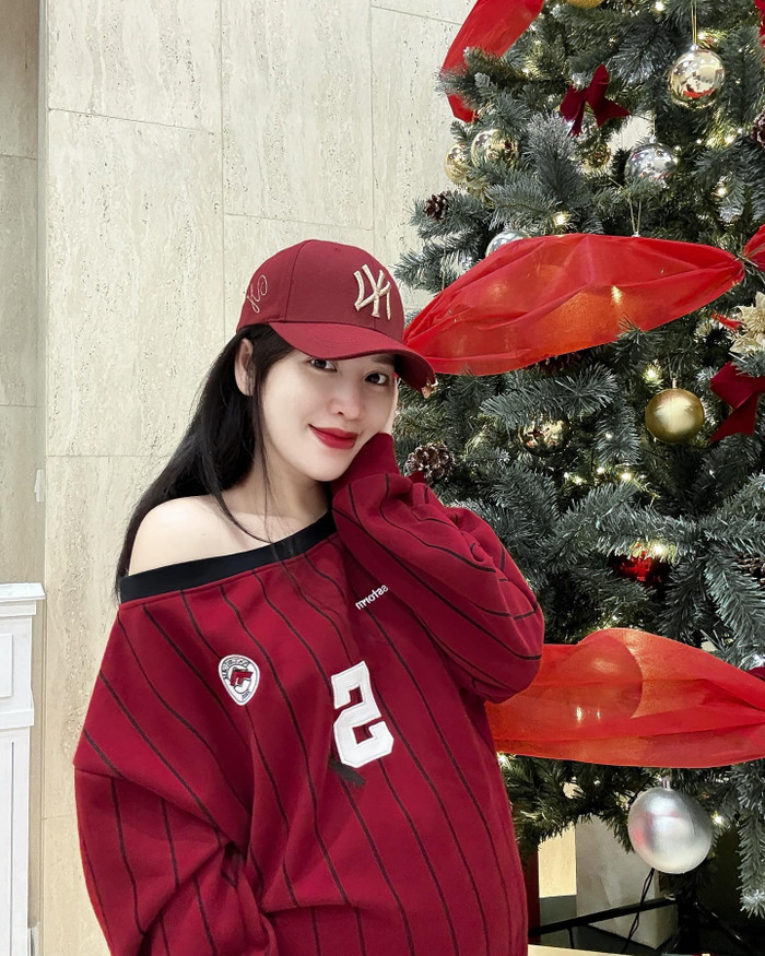 Nhan sắc xinh đẹp cùng thần thái rạng rỡ của 'mẹ bầu' Puka. (Ảnh: FBNV)