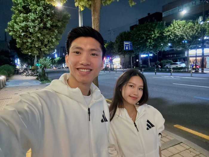 Doãn Hải My - Đoàn Văn Hậu 'dính như sam', đồng hành cùng nhau trong công việc lẫn cuộc sống. Ảnh: FBNV