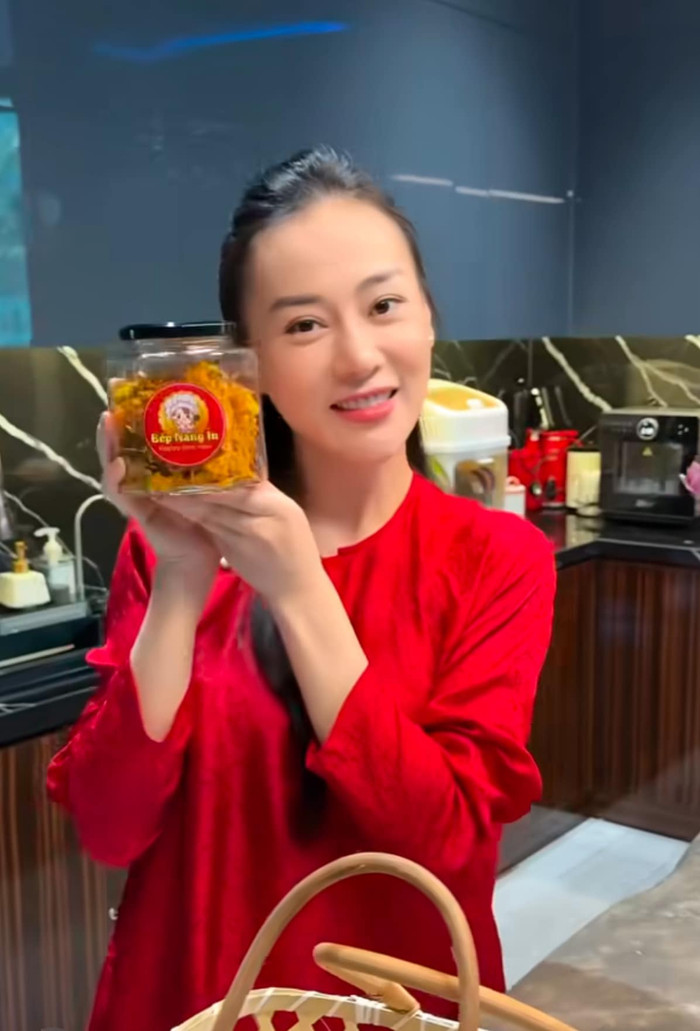 Shark Bình công khai khoe vợ đảm. (Ảnh FBNV)