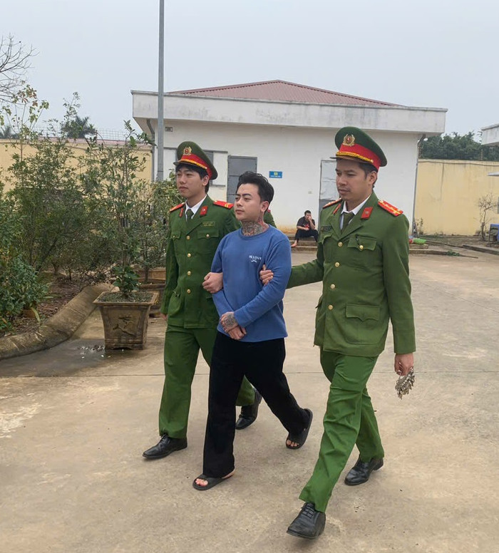 Nam Birthday bị khởi tố về tội chống người thi hành công vụ.