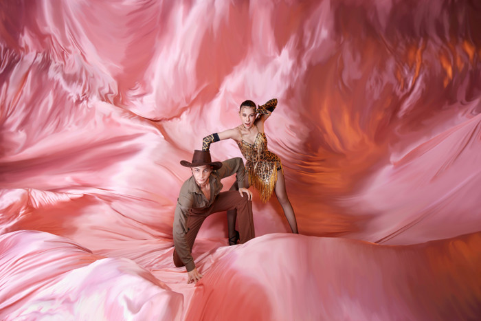 Kết thúc phần thi, giám khảo Trần Ly Ly cho 10 điểm, giám khảo Chí Anh cho 9.5 điểm, giám khảo Khánh Thi cho 10 điểm, giám khảo Đoan Trang cho 10 điểm và giám khảo Phan Hiển là 9.5 điểm.