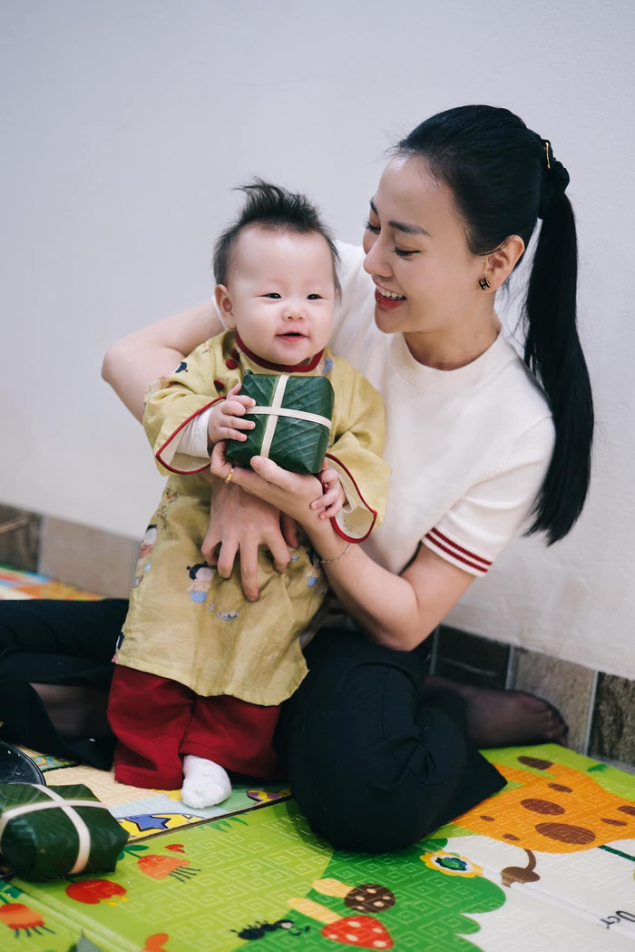 2 bé Jenny và Jimmy nhà Phương Oanh ngày càng khôn lớn, cứng cáp. (Ảnh FBNV)