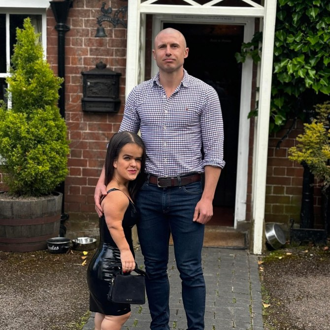 Nữ người mẫu có bạn trai tên Guy Pritchard, hơn cô 10 tuổi, anh chàng cao đến 1,73m.&nbsp;