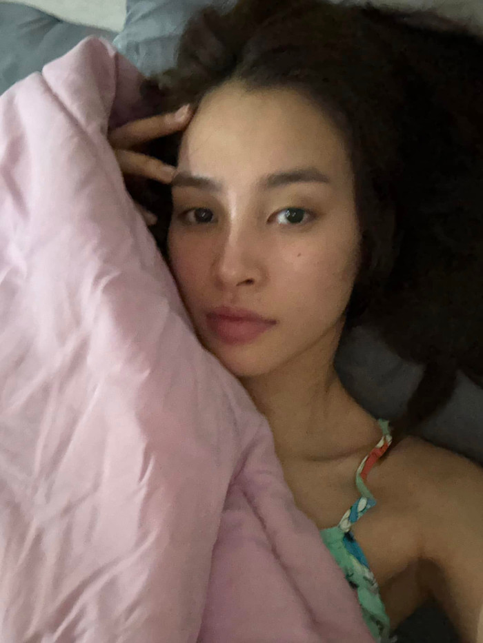 Showbiz 24h: Tiểu Vy đang dành thời gian nghỉ ngơi ở quê sau khi bị sốt. Ảnh: FBNV